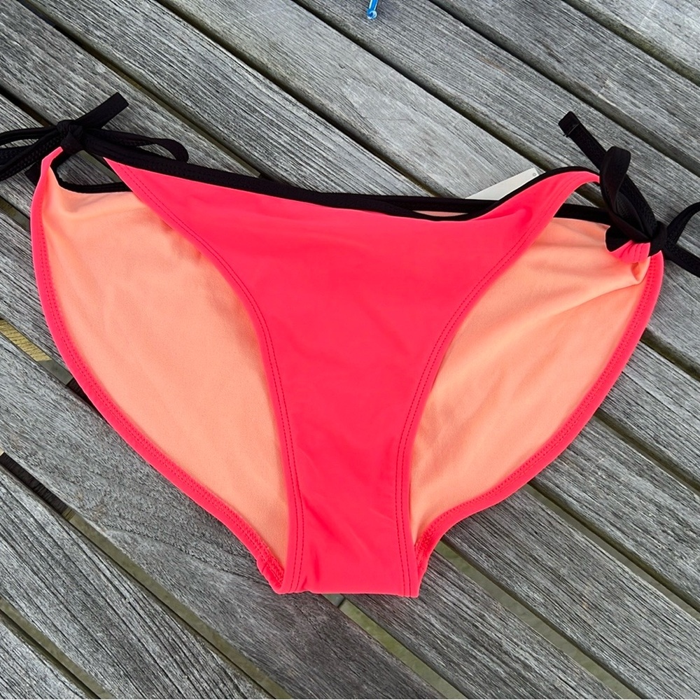 Bikini Bottom. NWT. size xl (15-17)